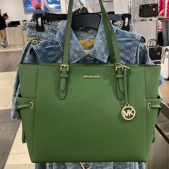 MICHAEL KORS
Gilly Large Saffiano Leather Tote Shoulder Bag
Fern Green
NWT - Picture 4 of 16